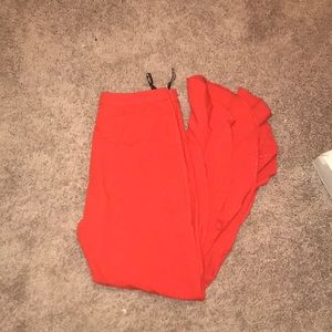 MISSGUIDED CIGARETTE PANTS WITH FRILL.